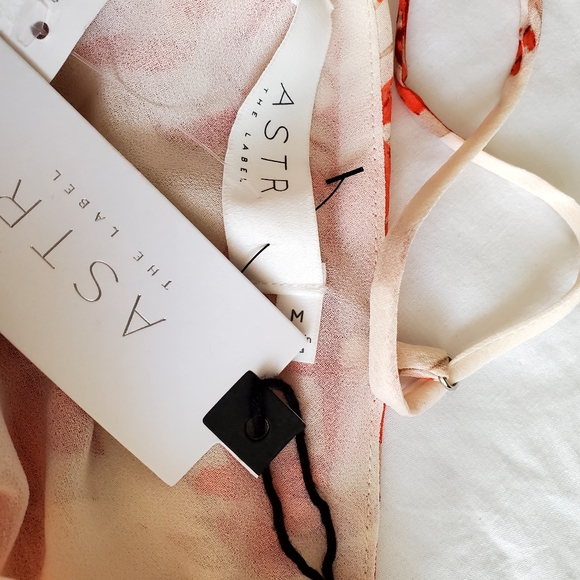 β₯οΈHP Astr Mini wrap V neck Blouse or top NWT β€οΈ HOSTESS PICK β€οΈ - Picture 6 of 14